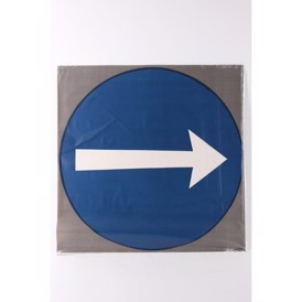 Skilt, færdselstavle, vandret pil 